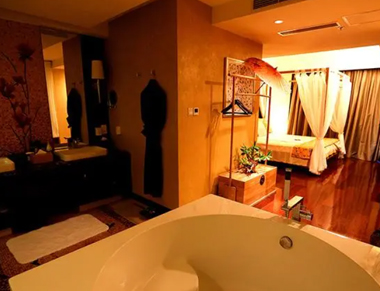 北京丰台区养生会所的黄昏恋：当爱情遇上八十岁